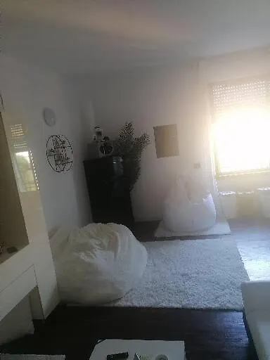 1 Room 10 Min Walking From Isola Milan 0*,